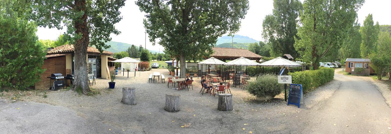 Hotel Les Chapelains à Saillans  Extérieur photo
